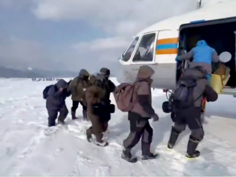 Вертолётом