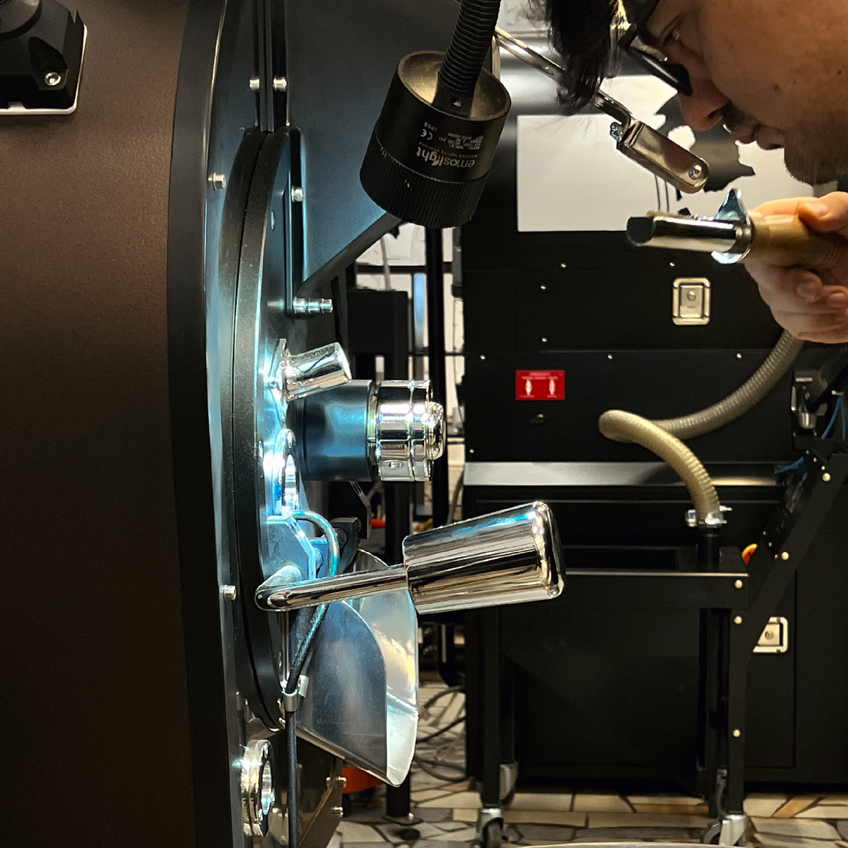 «Искусство, скрытое за огнем»