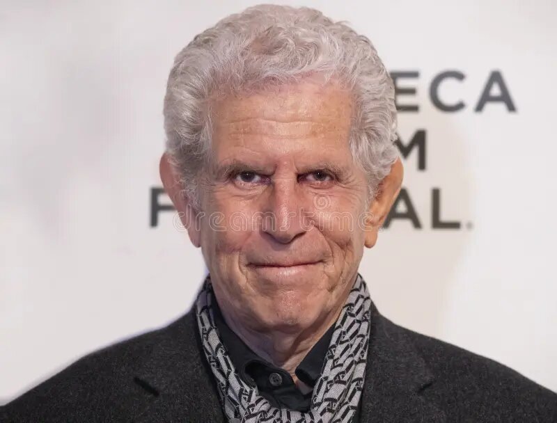 Тони Робертс