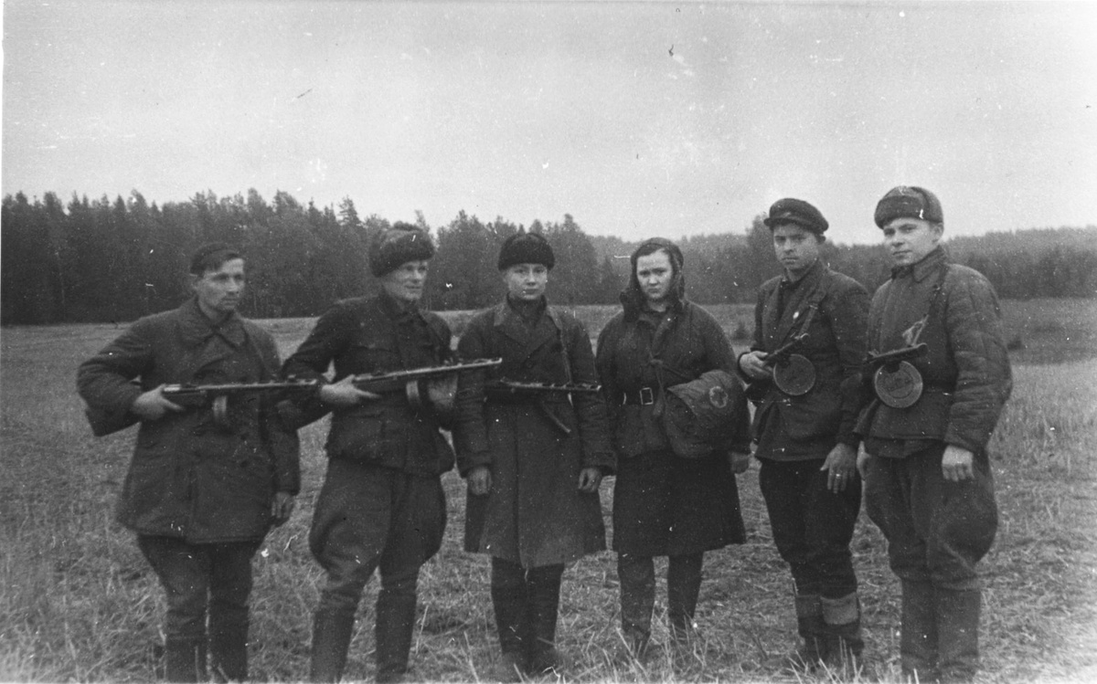 Партизаны-разведчики 2-й ЛПБ. ЦГАИПД СПБ Ф.116-л Оп.16 Д.1352