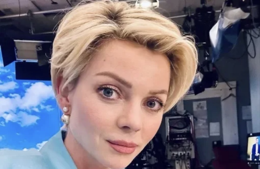 Телеведущая Елена Николаевна 