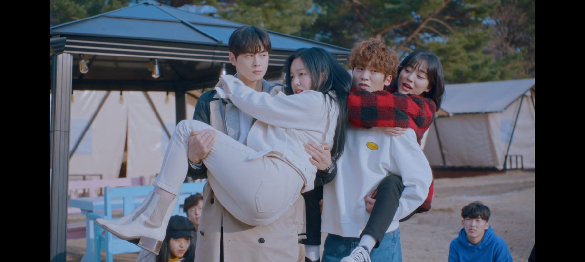 Кадр из дорамы.