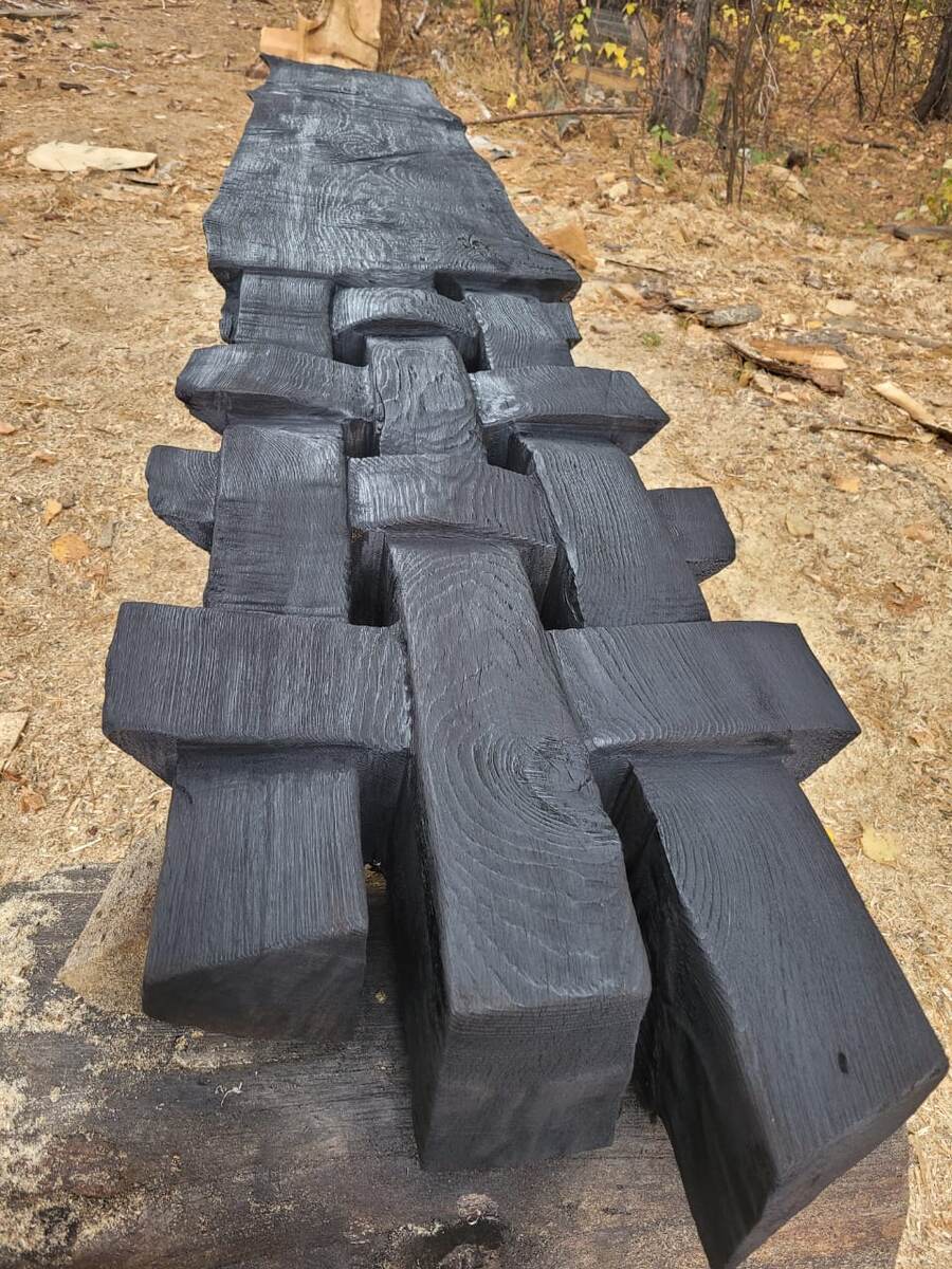 Скамья резная