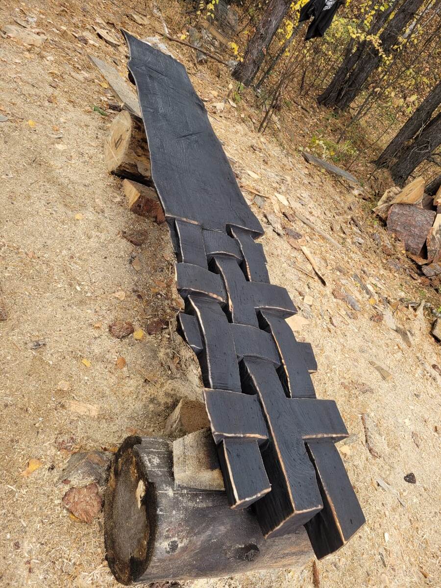 Скамья резная