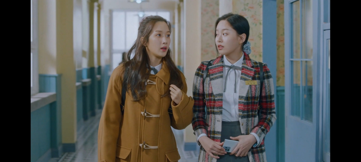 Кадр из дорамы. Типа дружба.