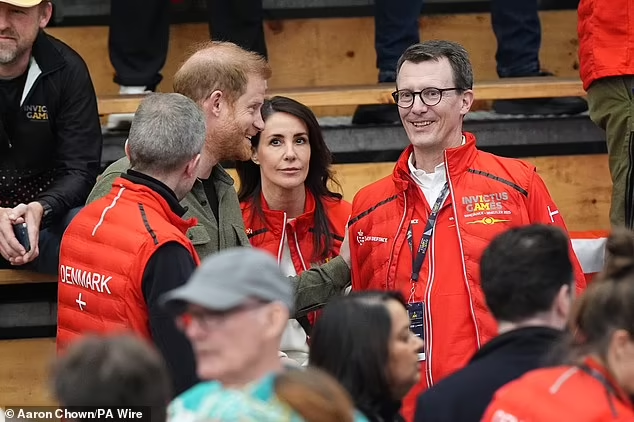 Взгляд принцессы Мари на Гарри... О чем она думает в этот момент?