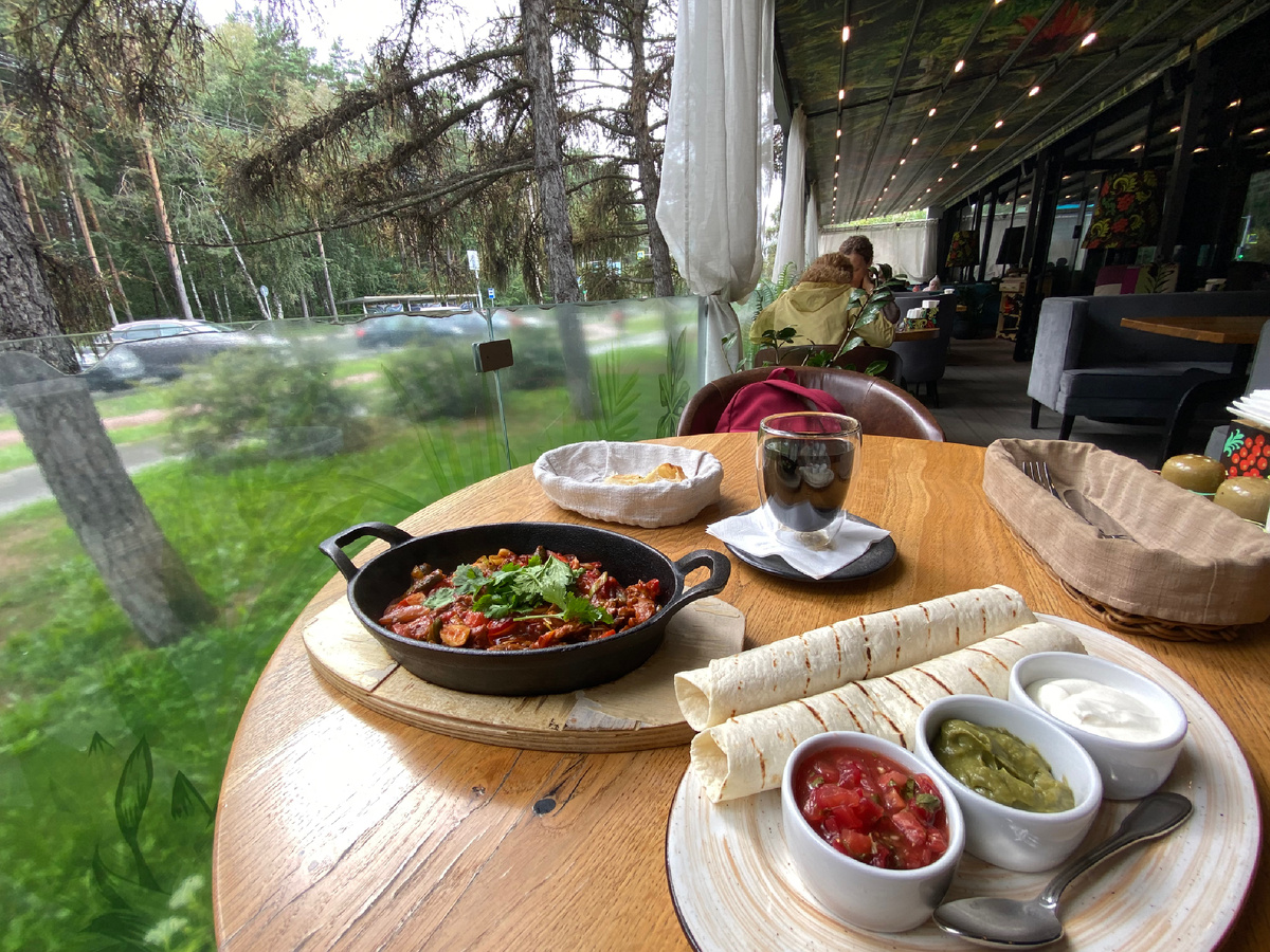 Ну вот например.. почему бы не поесть.. 