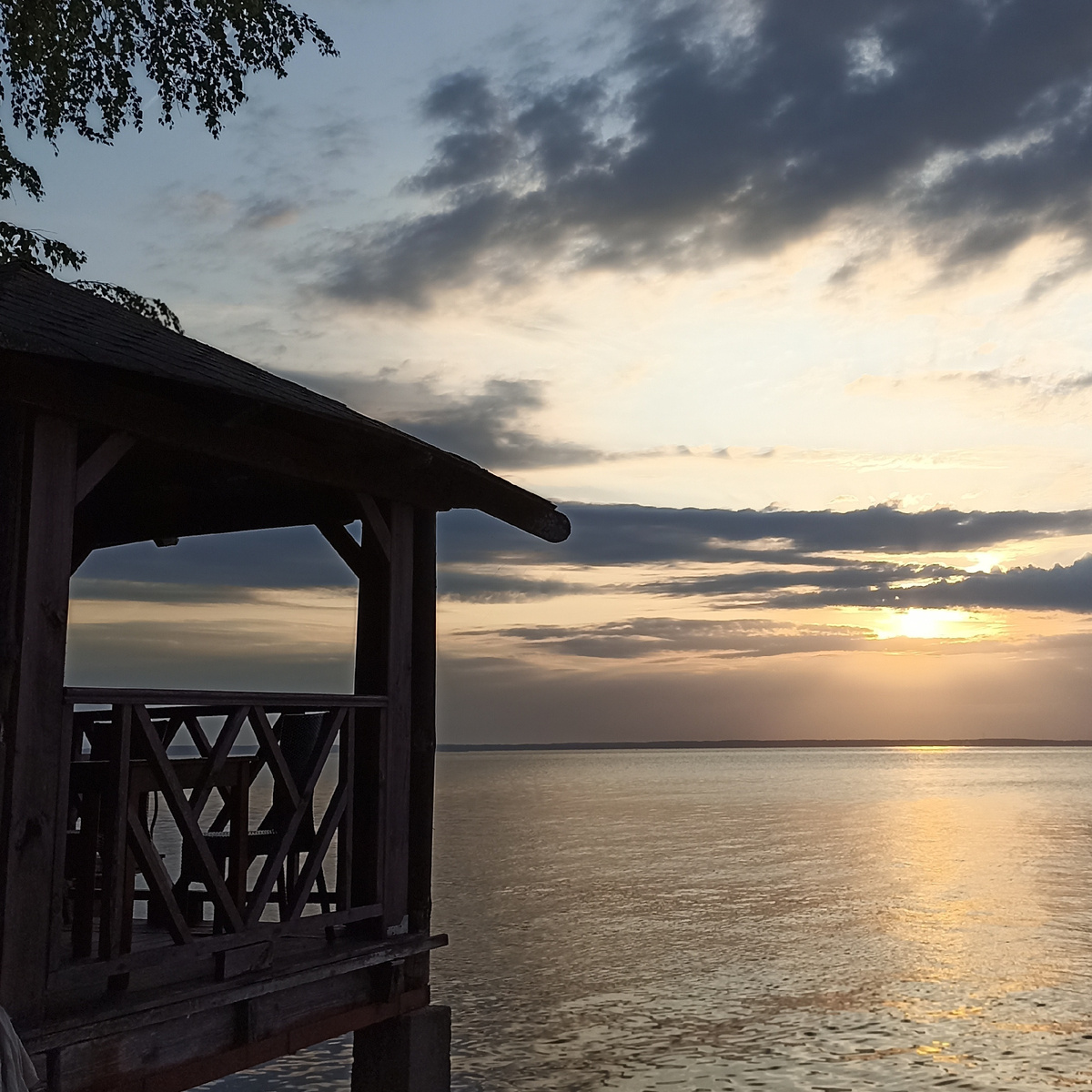 Это, конечно, не "Pacific Ocean", но просто тёплые летние воспоминания 🌊