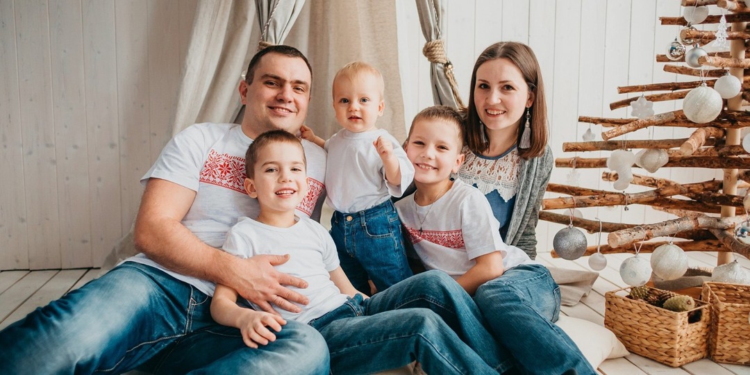 Анечка,милая, поехали домой, нас уже ждут, - сказал Павел