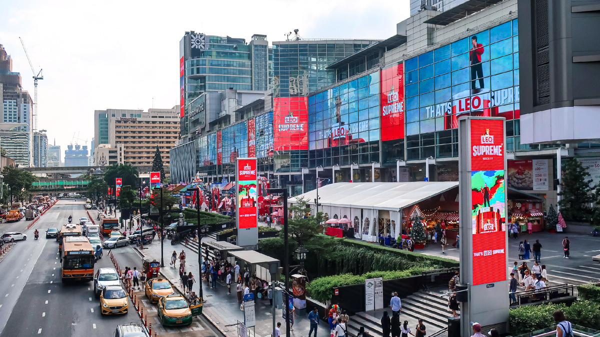 Так Central World Plaza выглядит со стороны улицы.