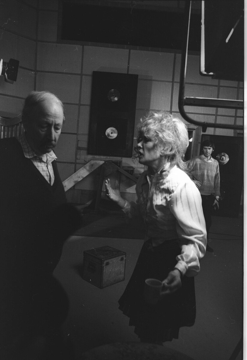    В 1943 году Швейцер окончил ВГИК и стал работать на киностудии «Мосфильм». Тогда же Эйзенштейн попал в опалу, которая распространилась на его учеников. Съёмки первой самостоятельной картины Швейцеру доверили только через десять лет / Legion-Media