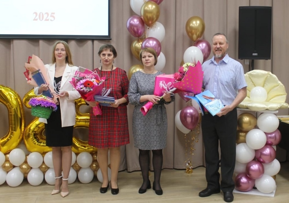    "частники конкурса "Учитель года". Фотография учебно-методического центра.