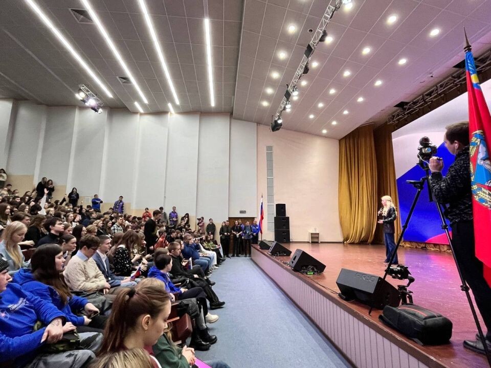    Екатерина Мизулина в Барнауле. Источник: "Толк"