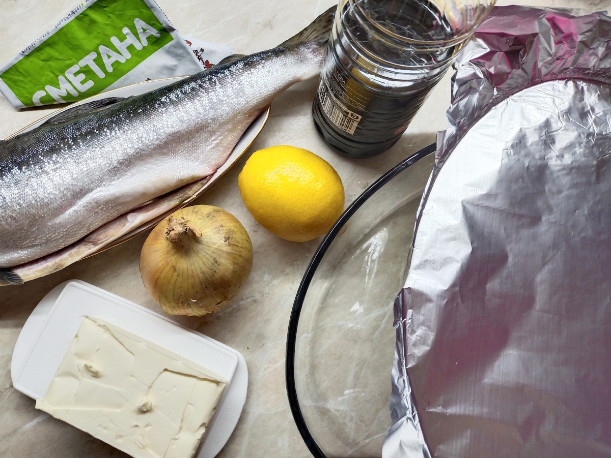 Я проверяла одну мысль, поэтому фольгу для крышки на форму подготовила заранее, обмяла по месту. 