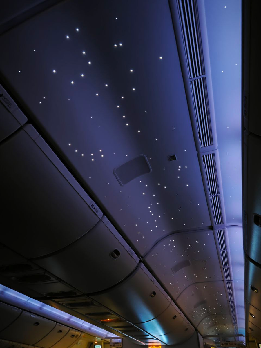 Звездное небо в эконом-классе Emirates
