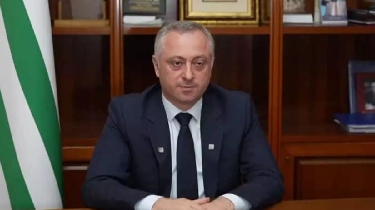 Бадра Гунба был вице-президентом у предыдущего президента. Фото: Сайт главы Абхазии