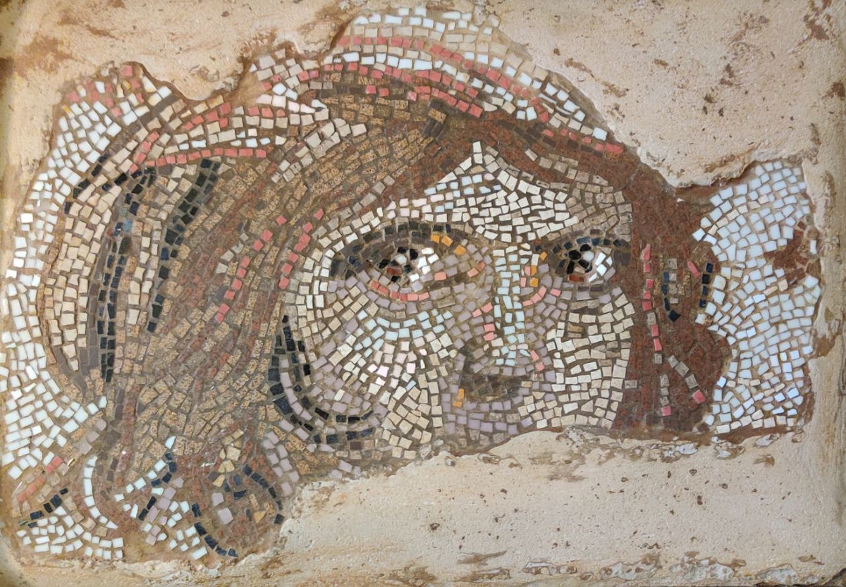 Художественная мозаика Натальи Давыдовой по мотивам античного артефакта