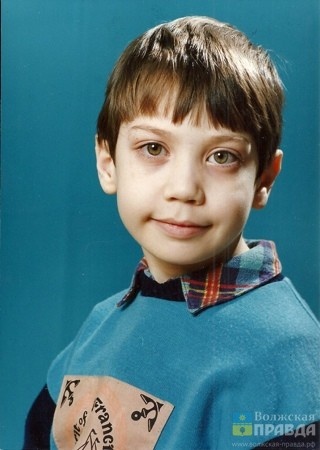 Николай в детстве.📷    Мечта по имени Бямба: незрячий волжанин исцеляет «золотыми руками» и мечтает о четвероногом помощнике
