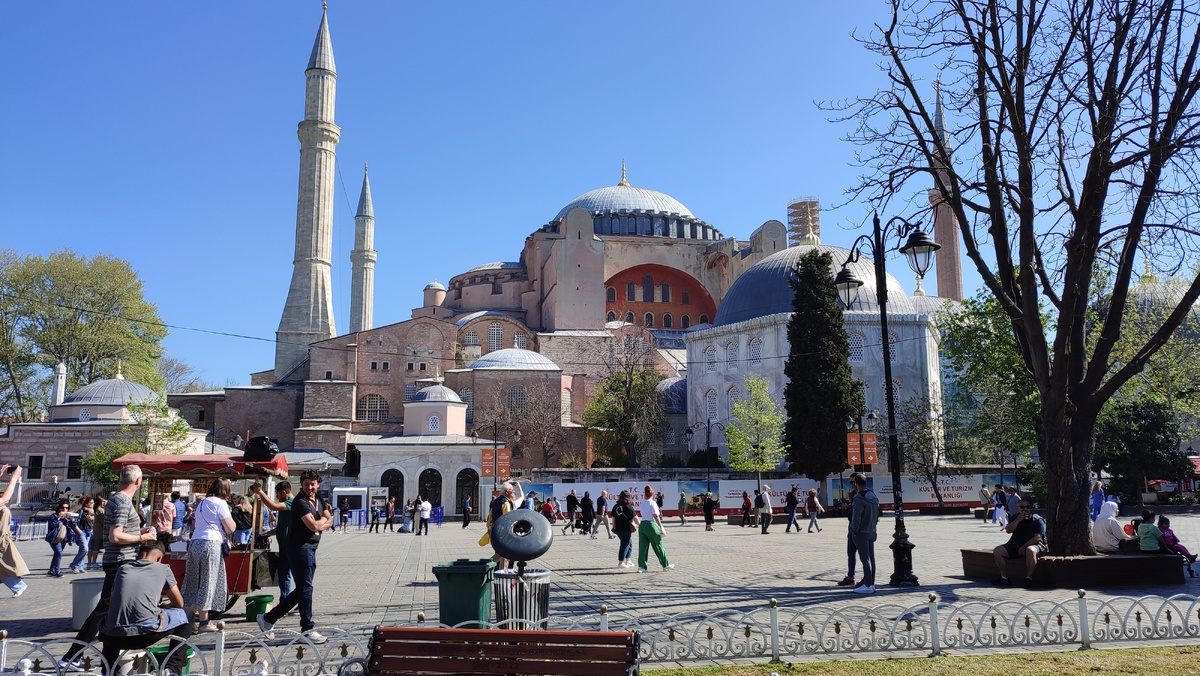 Собор Святой Софии в Стамбуле. Вид снаружи.