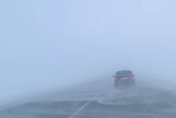    На трассе Оренбург - Орск метель. Кадры обстановки в районе Сары