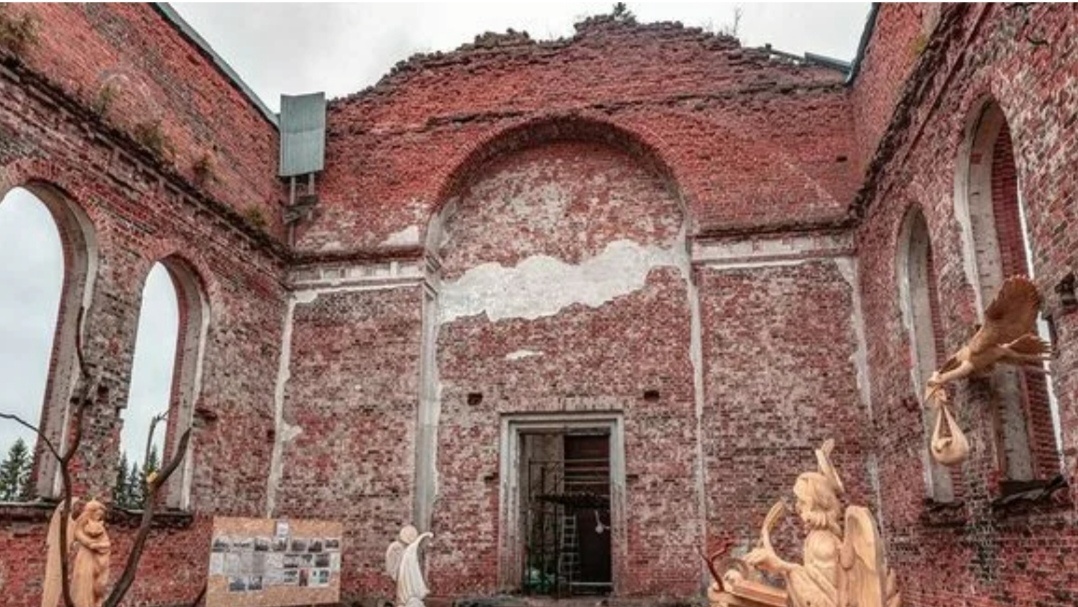 Выставка работ местных мастеров в Кирхе Яккима