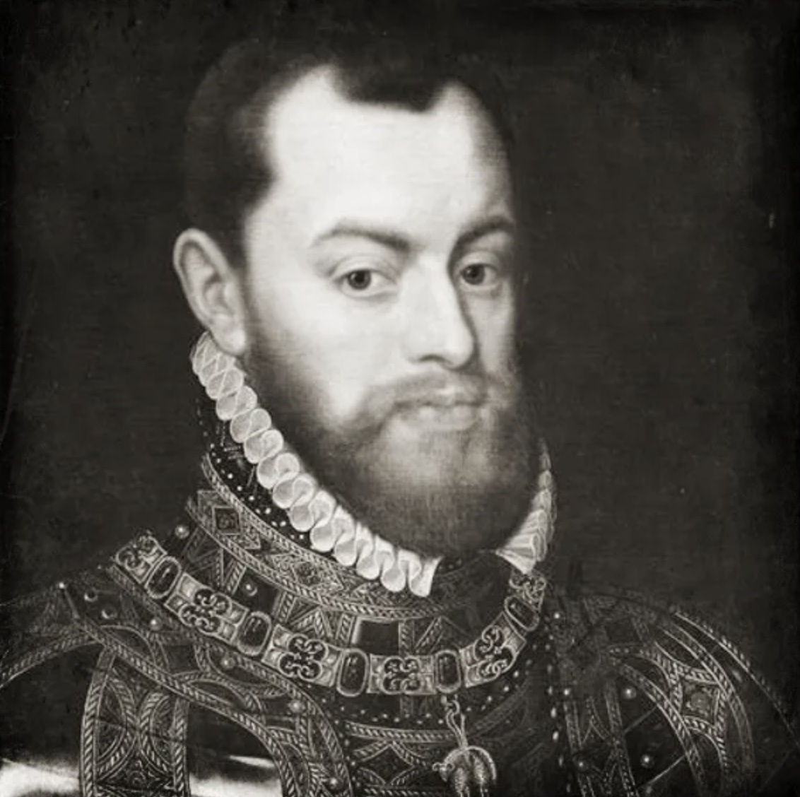 Филипп  II, король Испании.