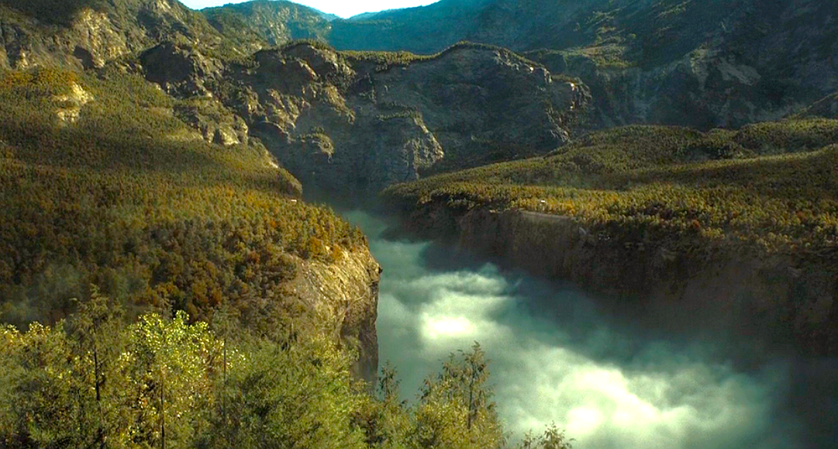 Кадр из фильма "Ущелье"