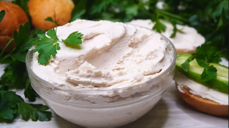 Вместо колбасы на завтрак готовлю паштет: или как использовать остатки запеченной курицы, как правило, остается грудка