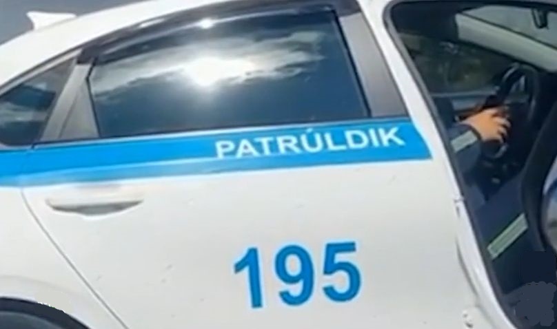 Патрульный автомобиль казахстанской ГАИ