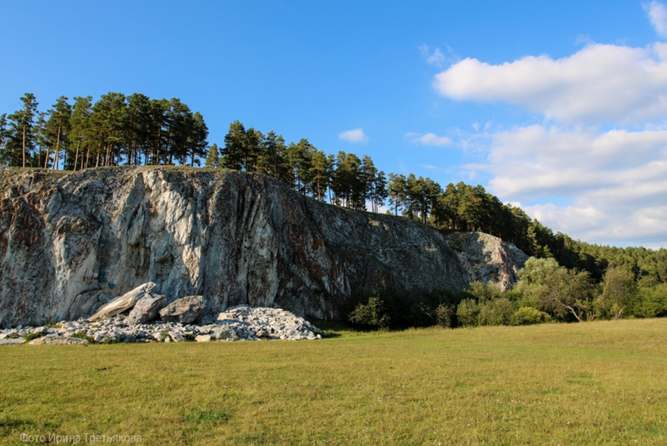 Арский камень. Место битвы с гигантским экскаватором.