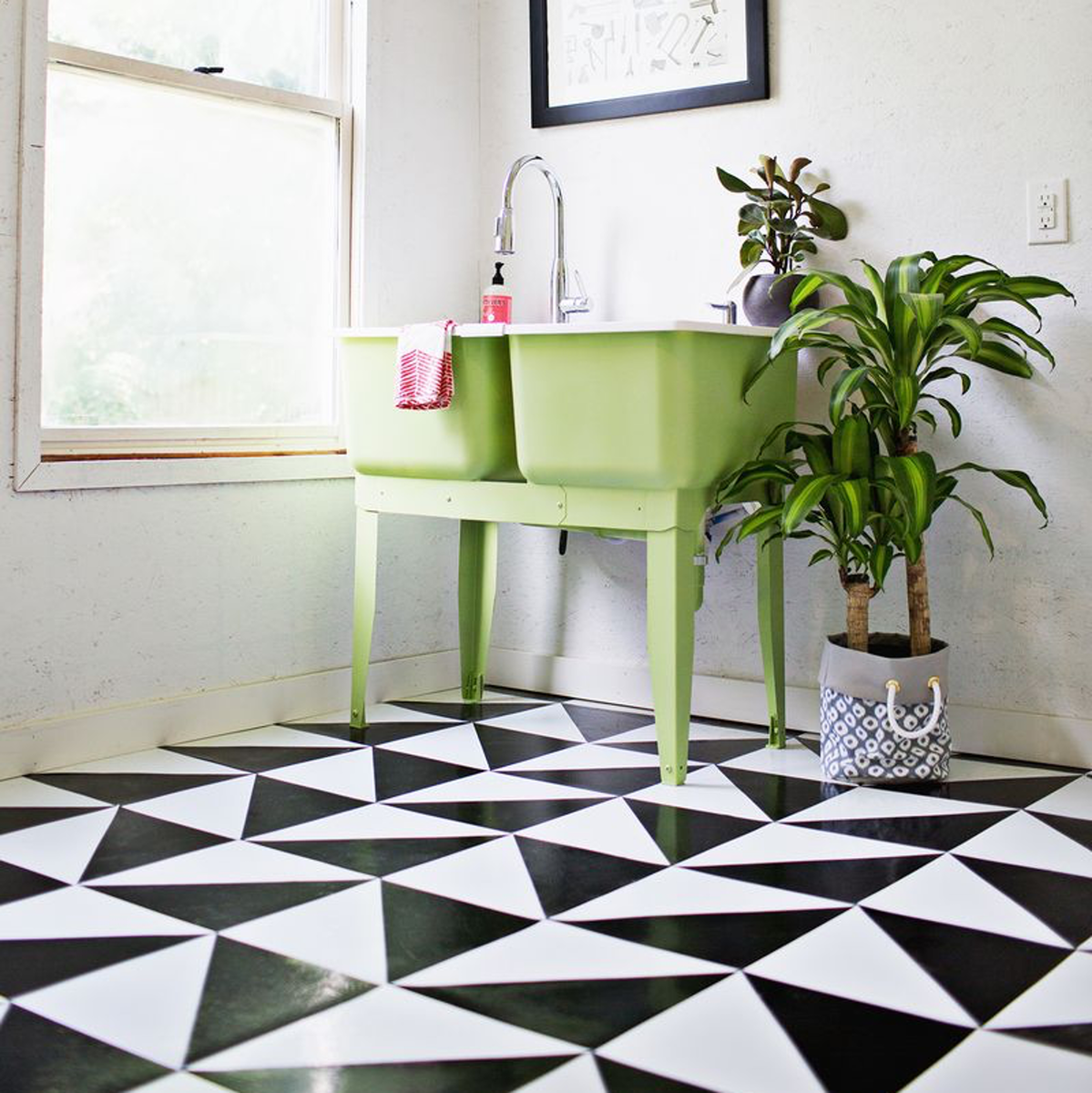 Шахматная клетка в интерьере (фото: i.pinimg.com)