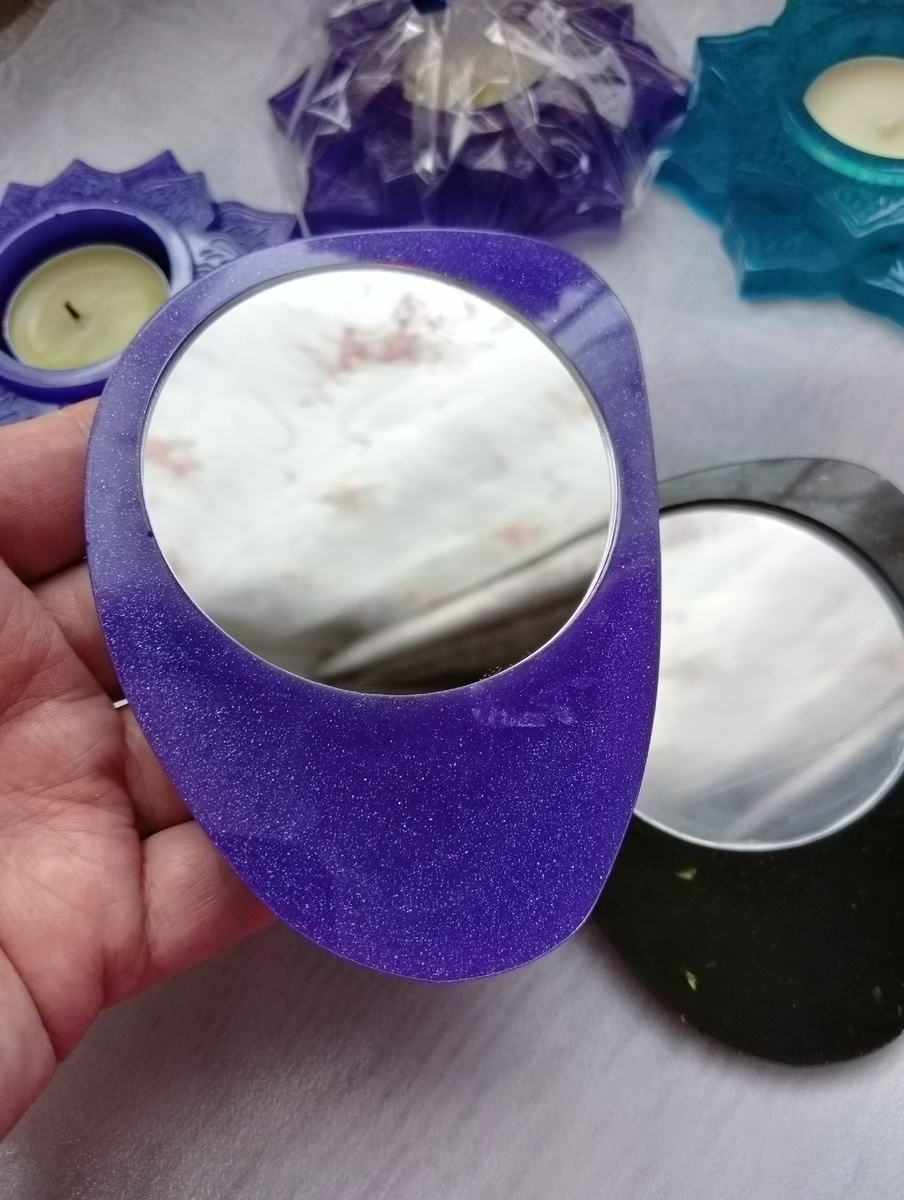 Карманное зеркальце .Новинка моего творчества.