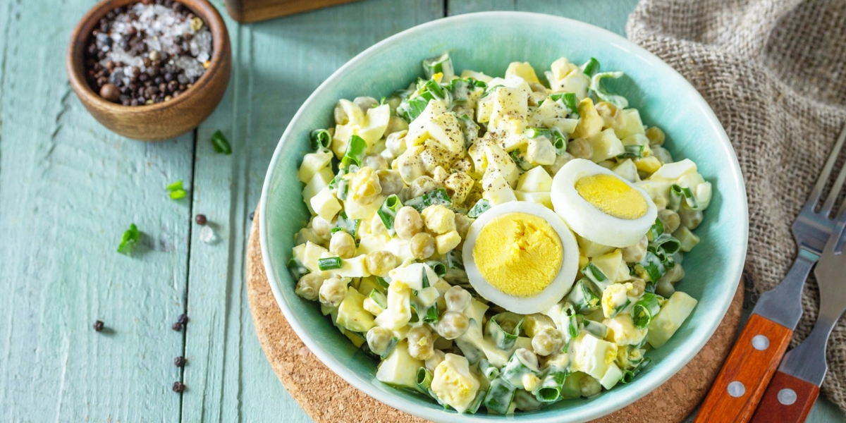 Салат из яиц и зеленого горошка - фото из интернета