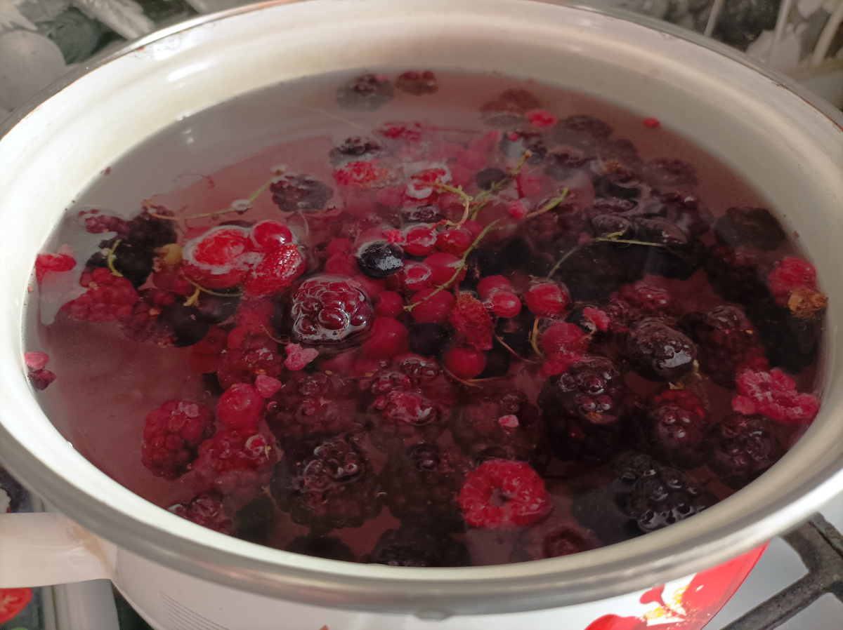 Компот из своих ягод
