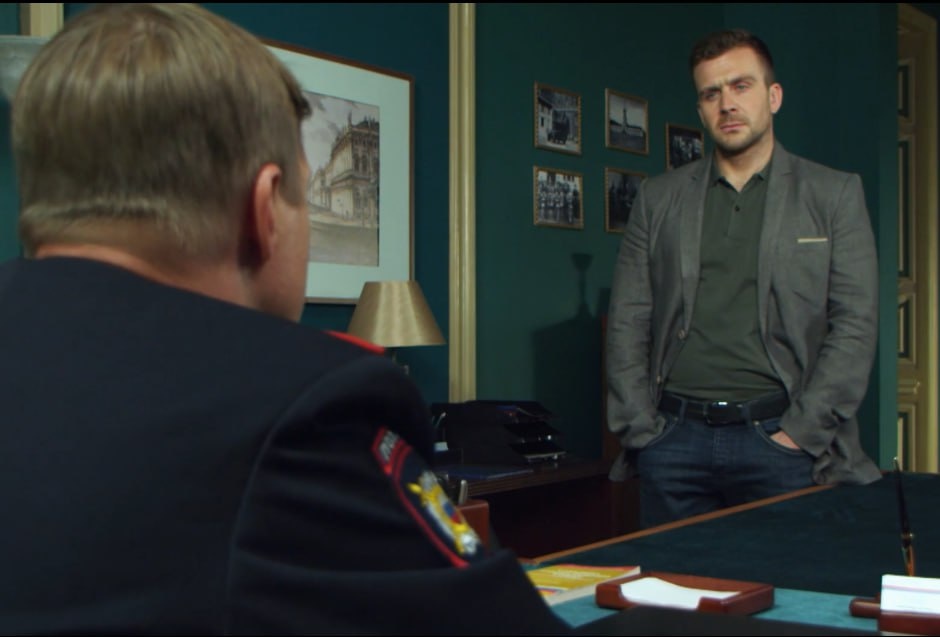 Выдаёт ценные указания