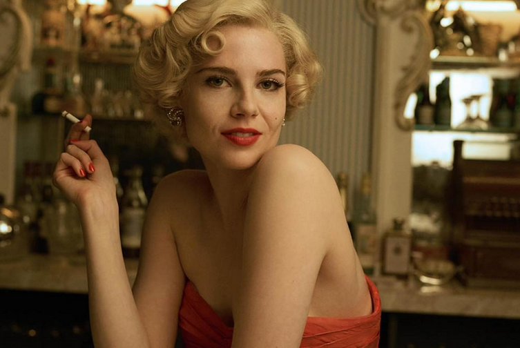 Листайте кадры. Помните: курение вредит вашему здоровью.