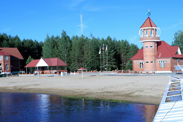 Газпром продает свою базу отдыха на озере Селигер в Тверской области
