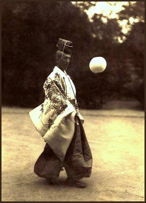 Костюм для игры в кемари 