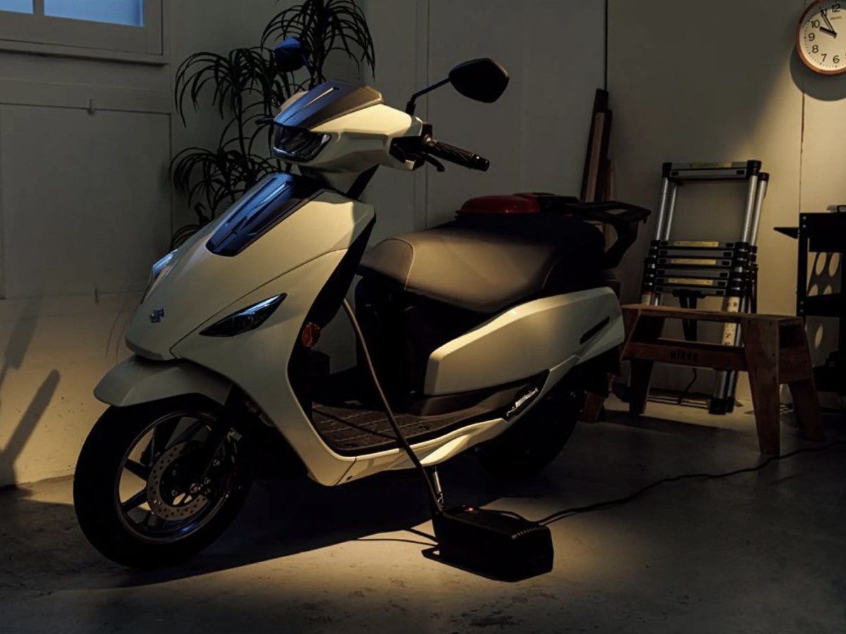    Suzuki выпустила свой первый электрический скутер e-Address