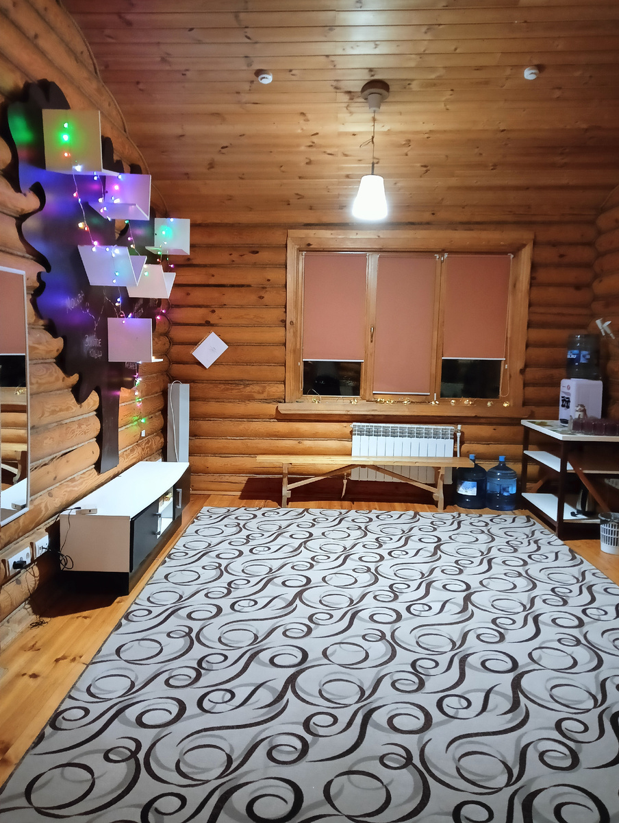 Вот в таком красивом домике я живу. 