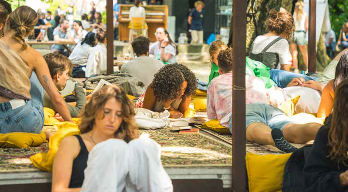 Digital detox hangouts, The Offline Club