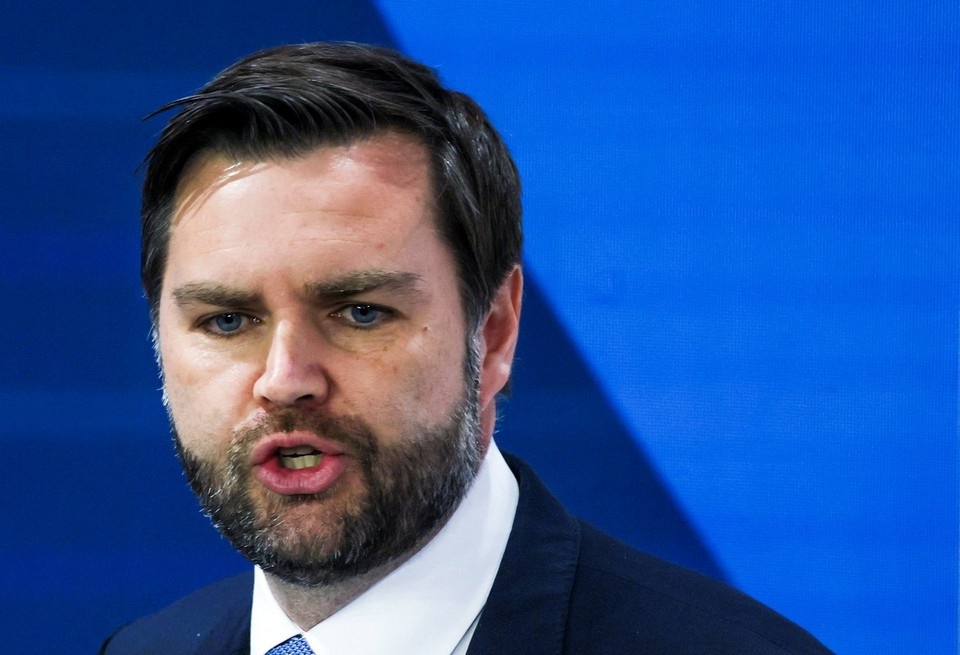    Европейские союзники Киева впали в панику после жесткой отповеди, которую им дал на Мюнхенской конференции по безопасности вице-президент США Вэнс REUTERS