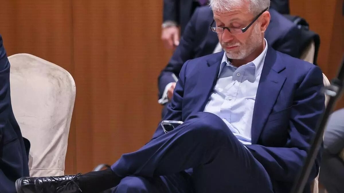 Роман Абрамович почти два года добивался права перевести деньги из Израиля в Израиль. Источник: Бизнес инсайдер
