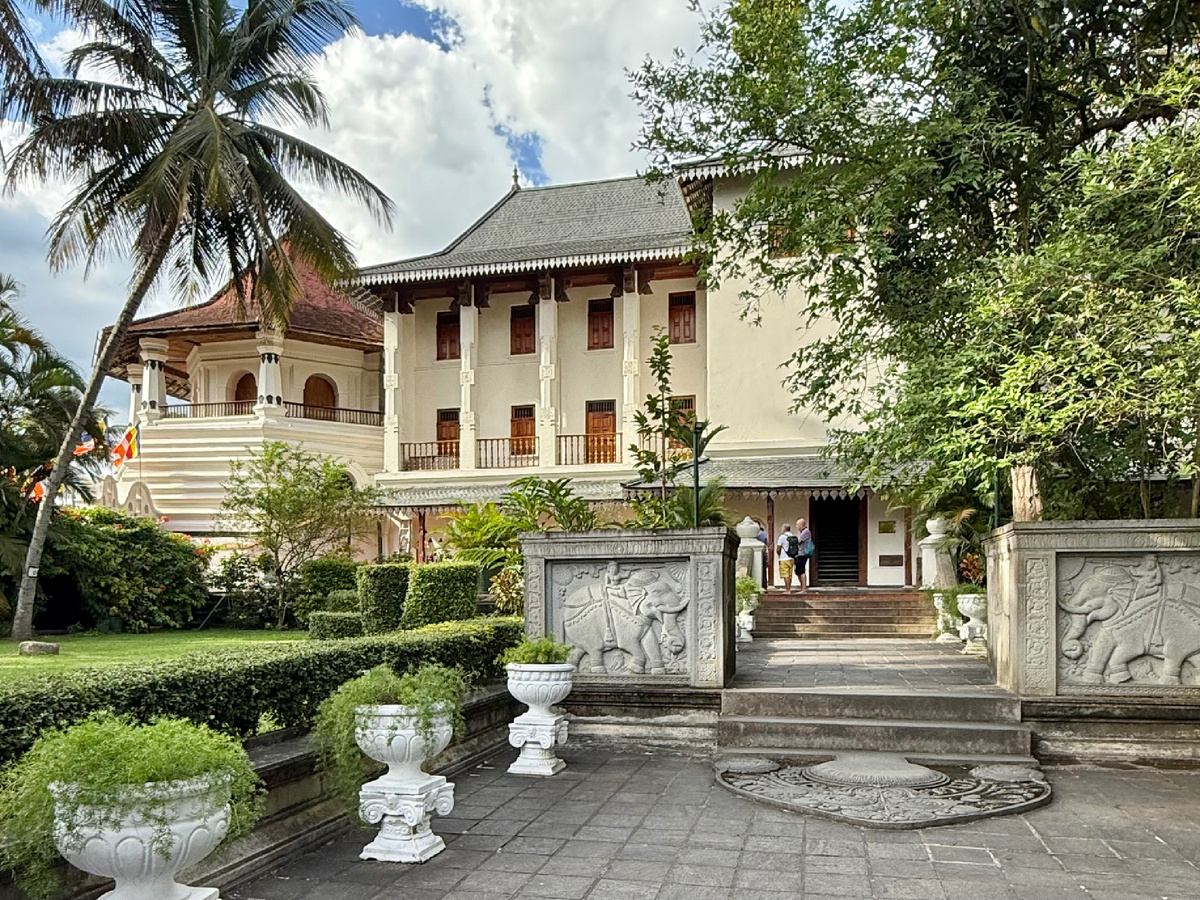 Музей храма Зуба Будды, Канди
