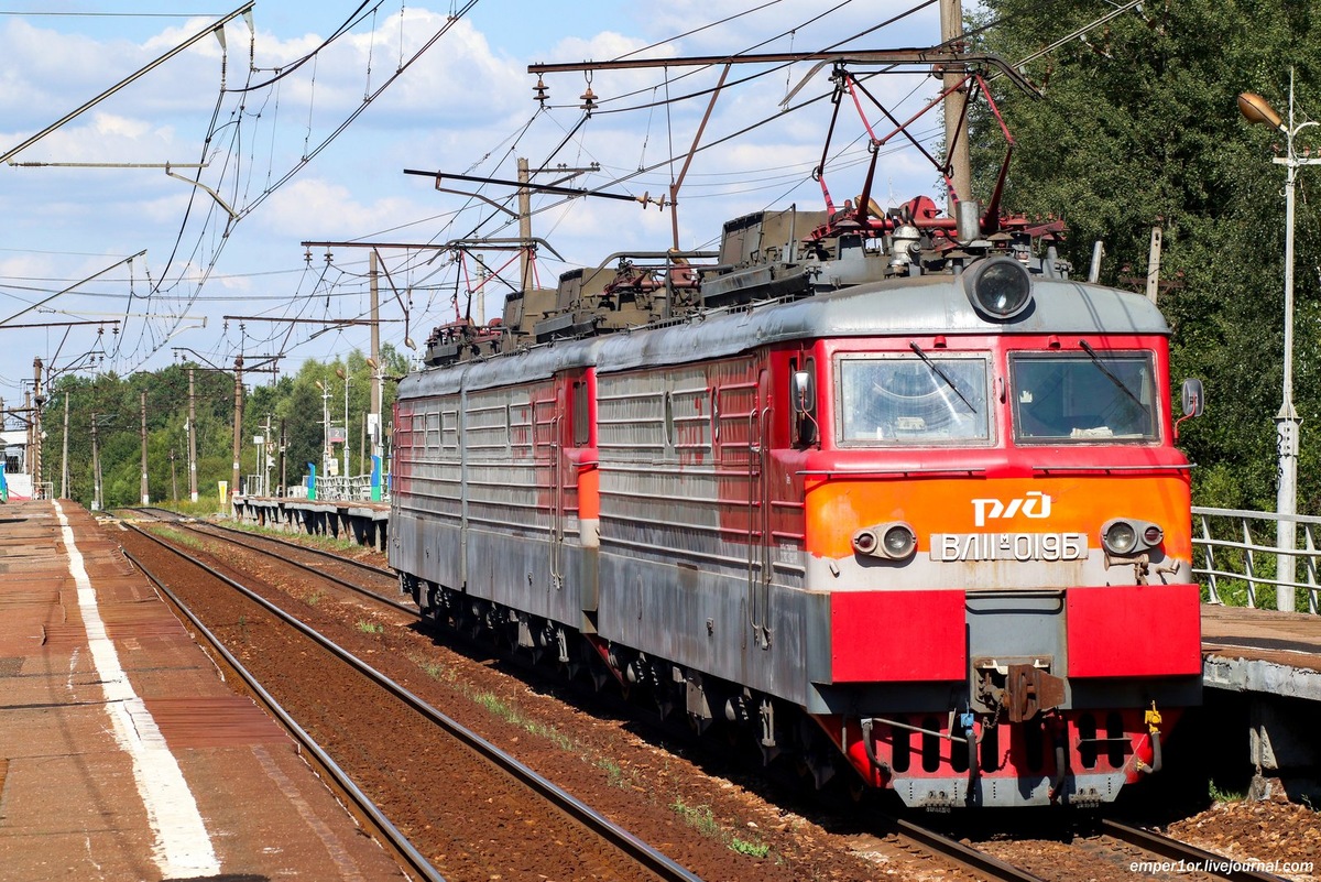 Электровоз ВЛ11М-021/019Б, пл. Зосимова Пустынь