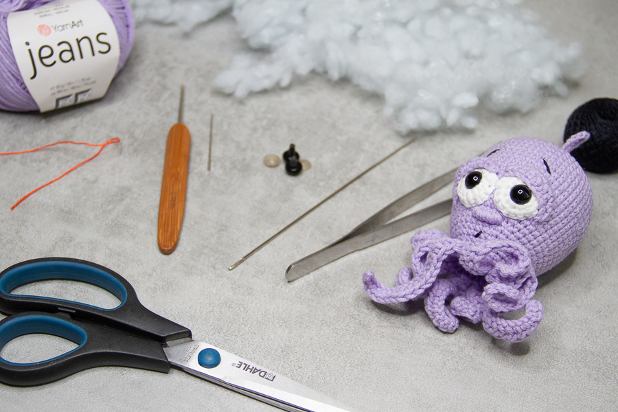 Осьминожка Крошка. Авторский мастер-класс. Инструменты и материалы