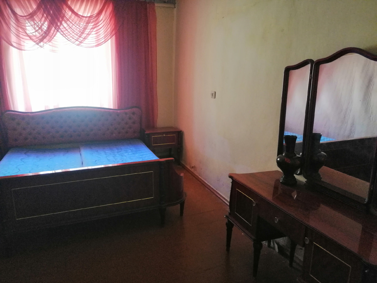 Изначально спальня выглядела так