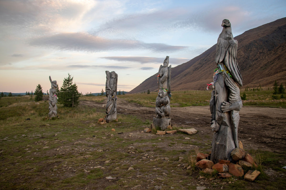 Таинстенные идолы долины реки Собь