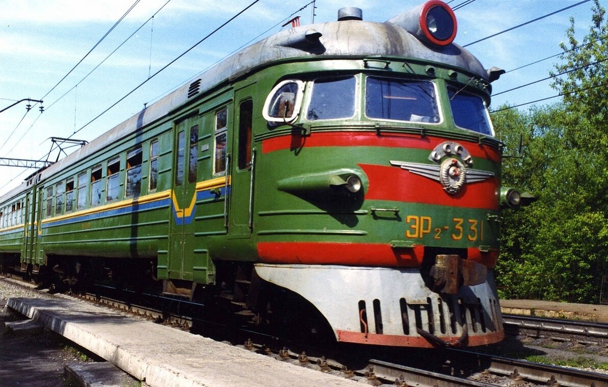 Электропоезд ЭР2