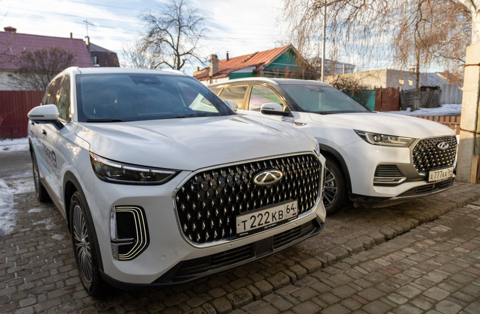 Мой автомобиль справа, кто не догалался)